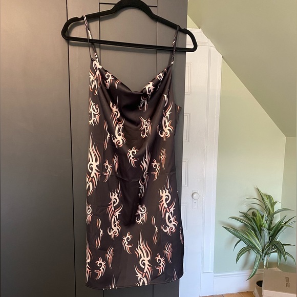 UO Print Slip Dress - Picture 3 of 9